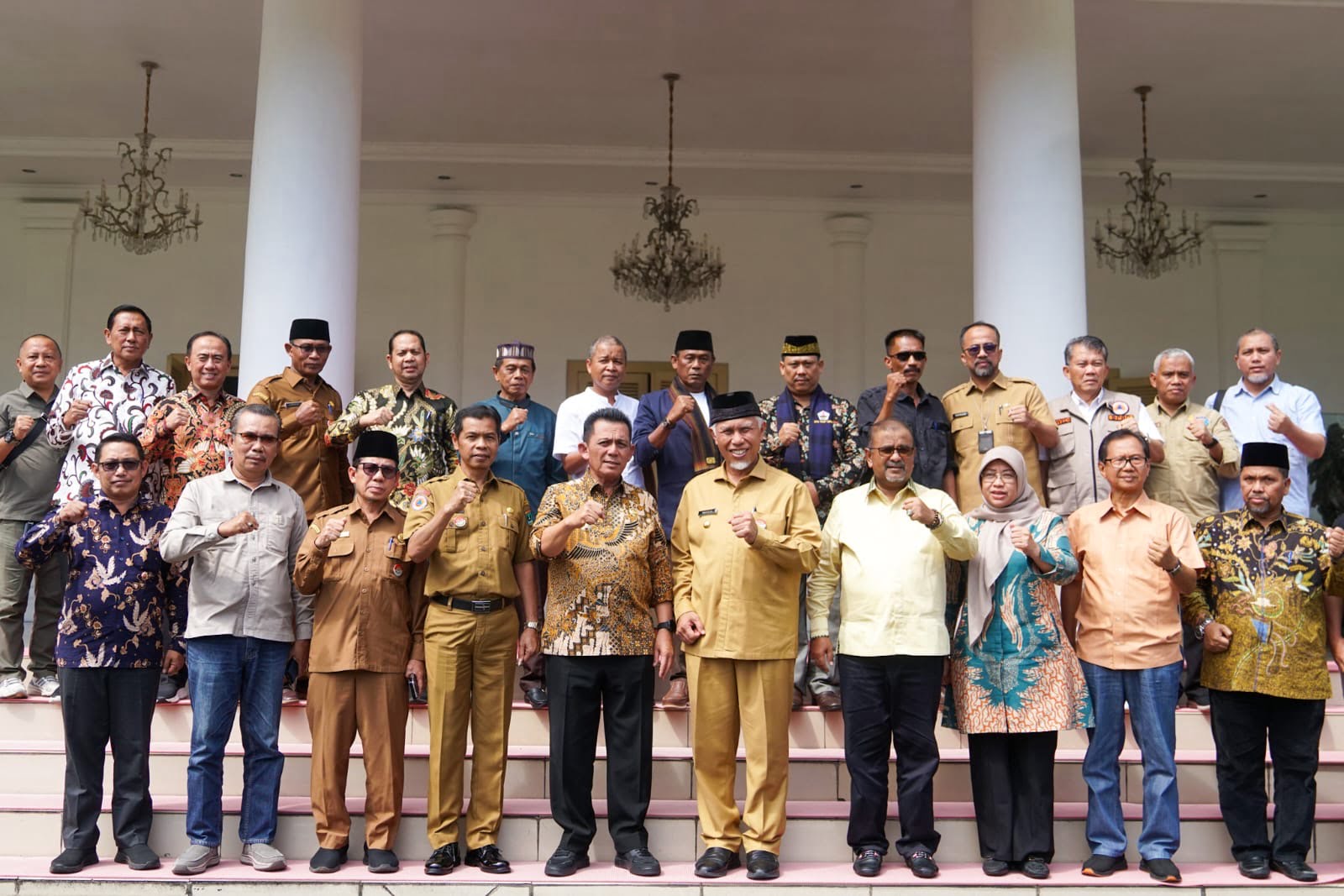 Gubernur Kepri, Ansar Ahmad saat berkunjung ke Sumatera Barat (Diskominfo Kepri)