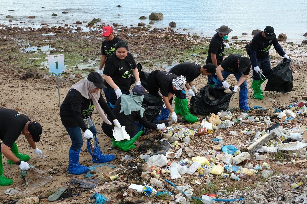 PLN Batam gelar kegiatan bersih-bersih pantai (Dokumentasi PLN Batam)