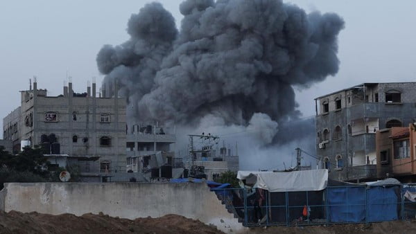 Ilustrasi/ Militer Israel terus menyerang Gaza (Foto: REUTERS/Ramadan Abed)