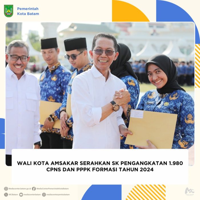 Wali Kota Batam Amsakar Achmad secara resmi menyerahkan kepada 1.980 orang SK Pengangkatan sebagai CPNS dan PPPK tahap I Formasi Tahun 2024 di Dataran Engku Putri, Batam Center, Kamis (22/5/2025). (Foto: diskominfo batam)