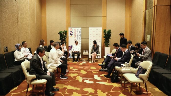 Kepala BP Batam Amsakar Achmad dan Wakil Kepala BP Batam Li Claudia Chandra di Sands Expo and Convention Centre, Singapura, Rabu (29/10/2025). (Foto: BP Batam)