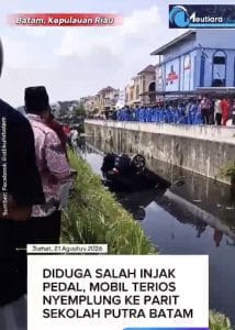 Daihatsu Terios Terjun Bebas, Ibu dan Anak Sempat Terjebak