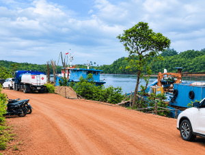 Dugaan Jalur Gelap Solar di Sambau, Mobil Tangki 10 Ton Keluar Masuk Pelabuhan